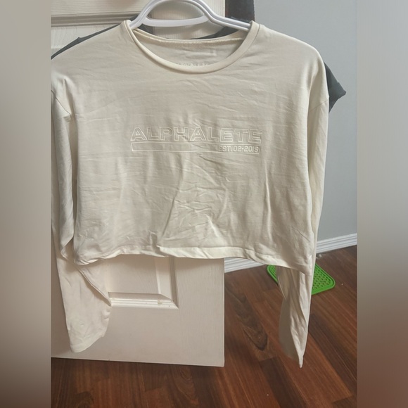 ALPHALETE White/cream Long Sleeve Crop - Picture 1 of 2